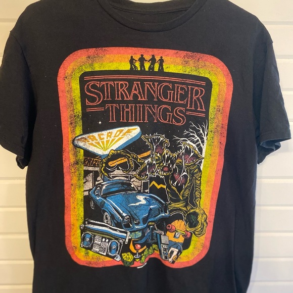 Stranger Things T-shirt Men Size Large Netflix - Picture 2 of 4